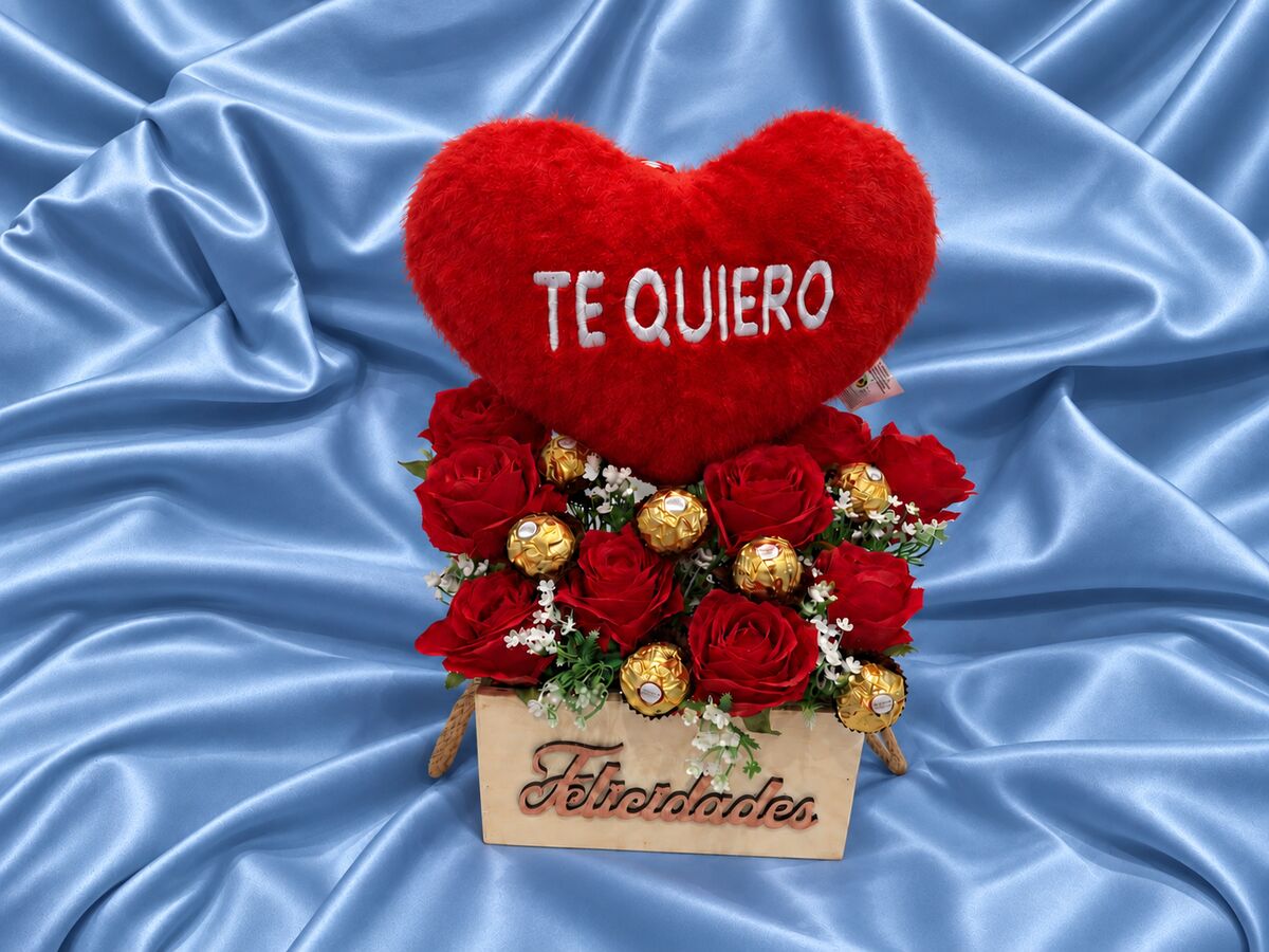 Caixa regal amb cor «Te quiero», roses vermelles i bombons